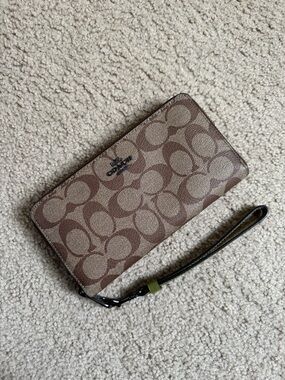 Coach Brown/Tan Signature Canvas Zip Wallet with Wrist Strap